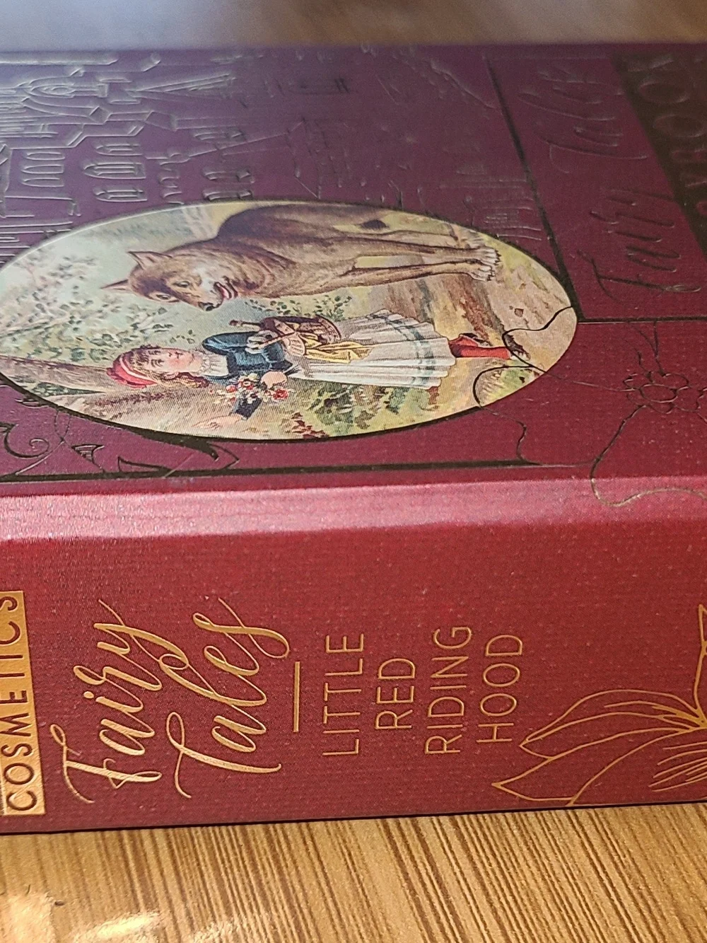 Storybook Cosmetics Fairy Tales Story Books Little Red Riding Hood Eyeshadow NEW